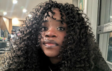 Anne-Shadé Lassissi, en service civique chez Olivétan